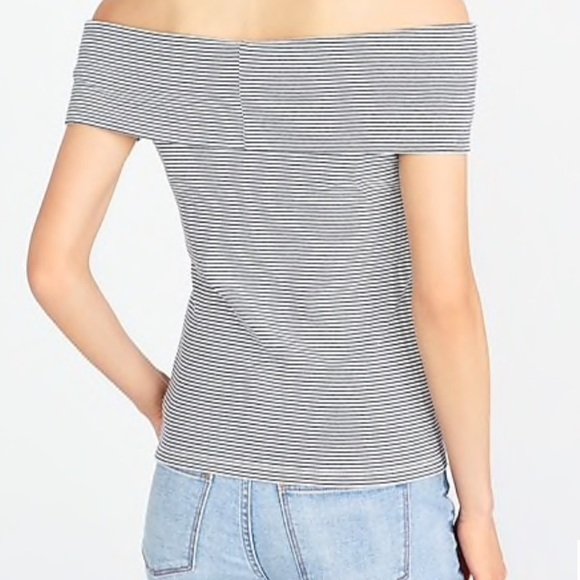 J Crew Off Shoulders top 3/$21 - Picture 2 of 6